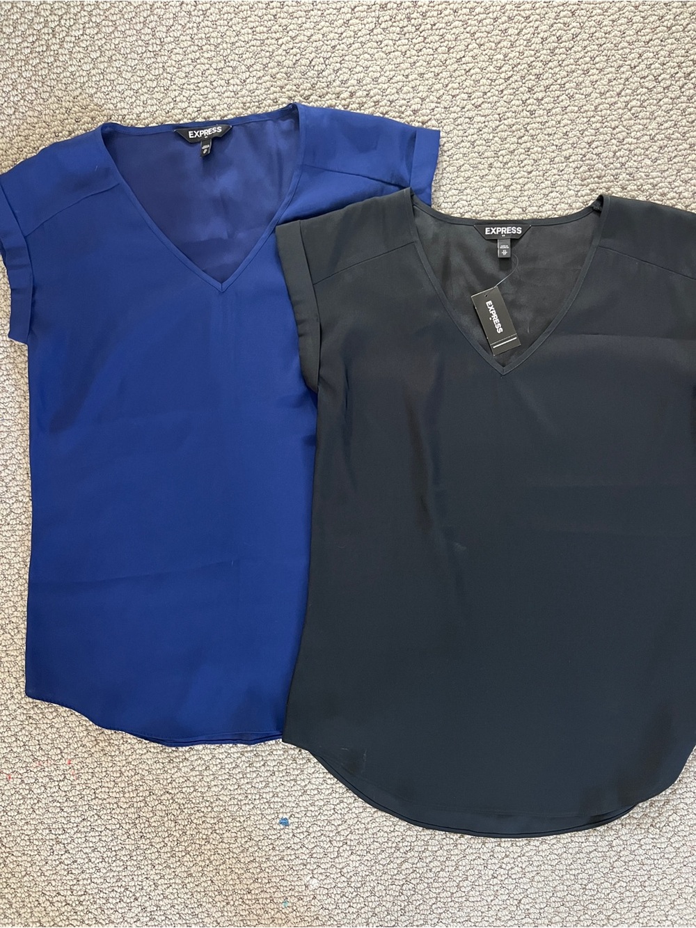 2 Top Bundle Express V-Neck Cap Sleeve Blouse extra small chic & sheer XS